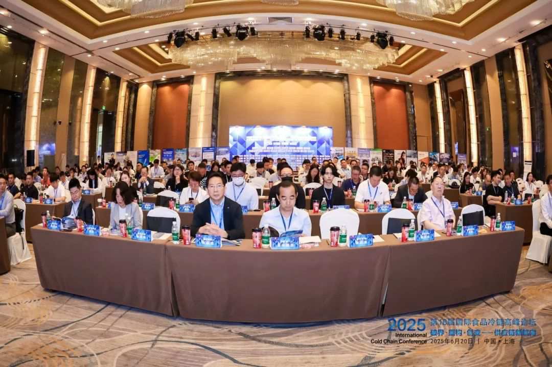 全温仓配实力破圈 | 平文物流荣膺 “杰出物流服务奖”